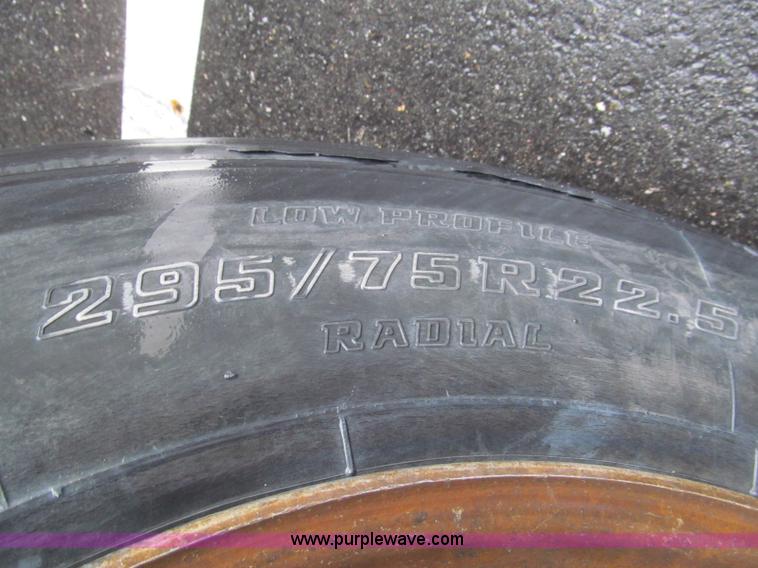 image for item I8720 1997 Utility VS2R reefer trailer