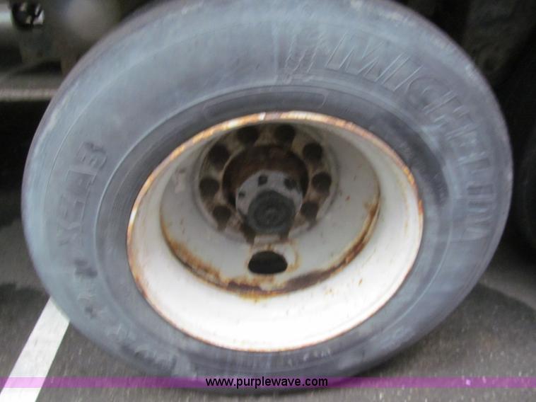 image for item I8721 1997 Great Dane 7811TZ-1A48 reefer trailer