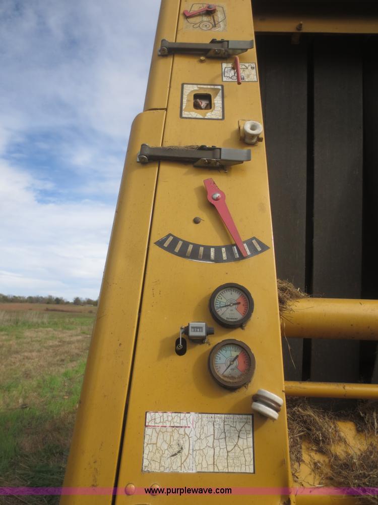image for item D2196 1997 Vermeer 604K round baler