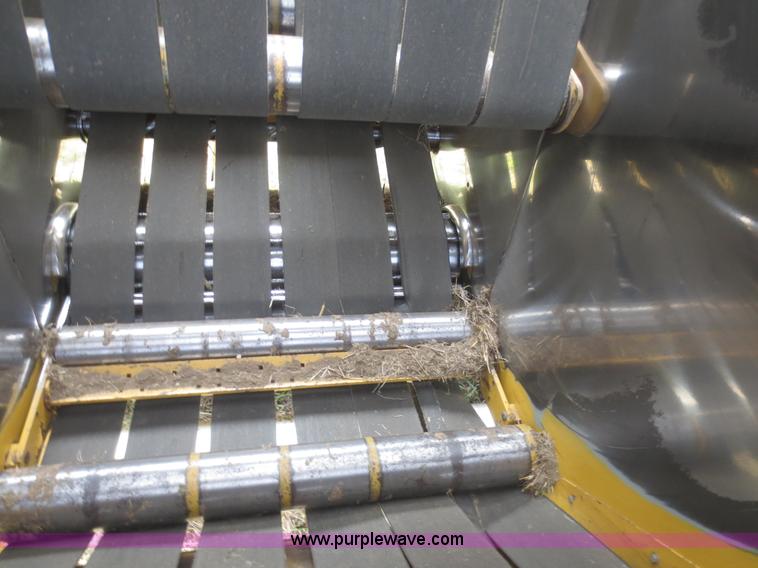 image for item D2196 1997 Vermeer 604K round baler