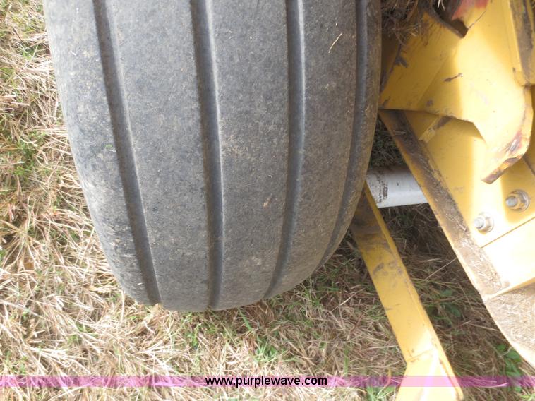image for item D2196 1997 Vermeer 604K round baler