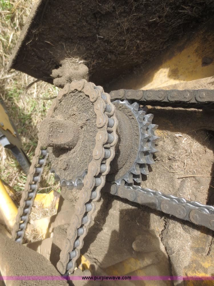 image for item D2196 1997 Vermeer 604K round baler