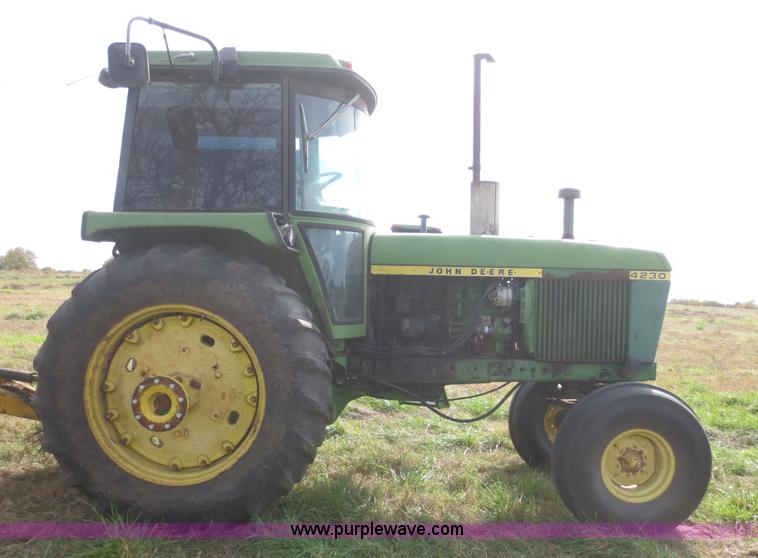 image for item D2197 1975 John Deere 4230 tractor