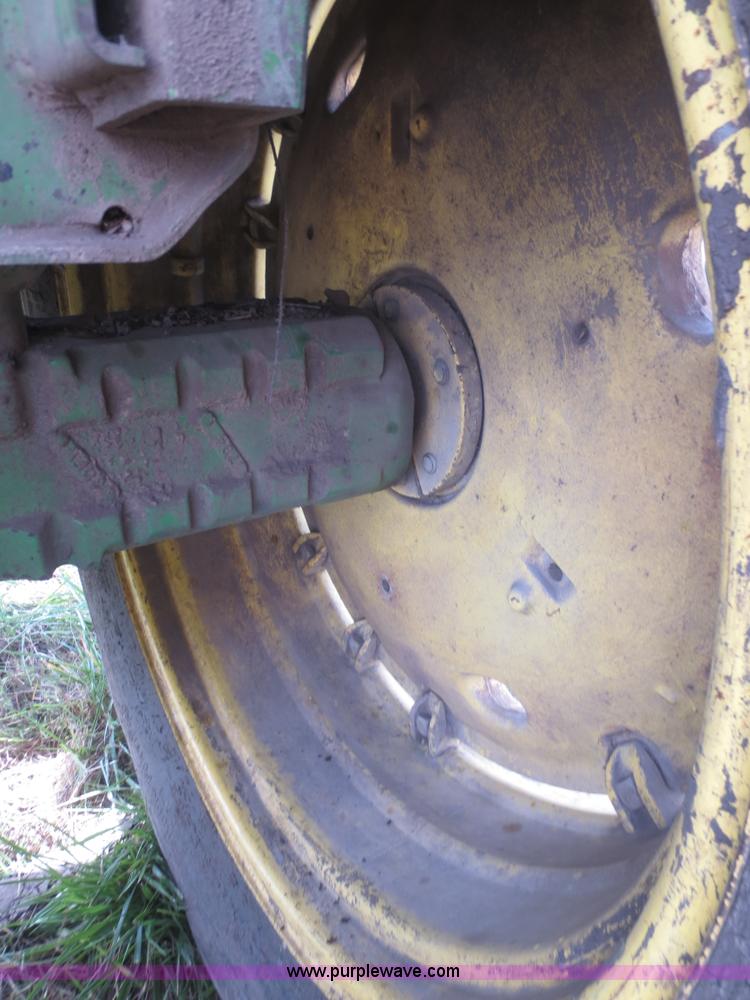 image for item D2197 1975 John Deere 4230 tractor