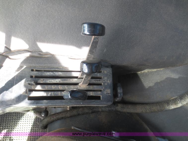 image for item D2197 1975 John Deere 4230 tractor