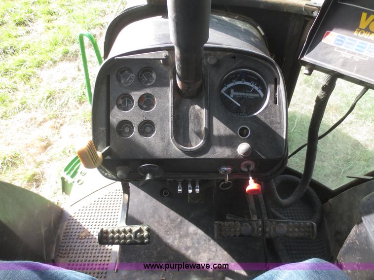 image for item D2197 1975 John Deere 4230 tractor