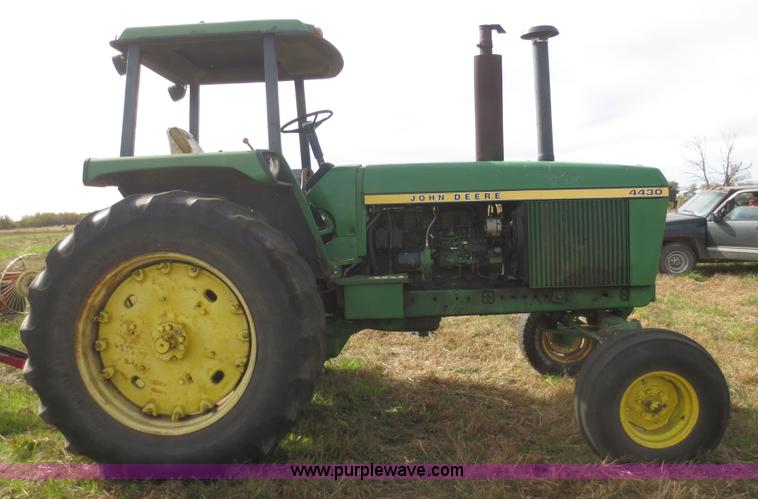 image for item D2198 John Deere 4430 tractor