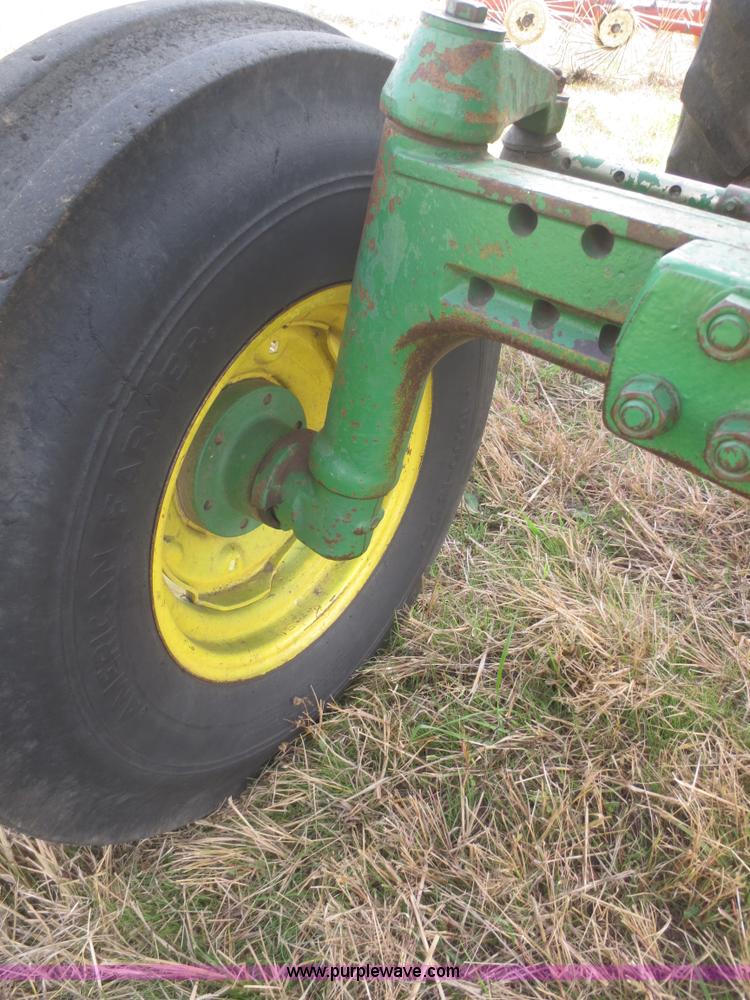 image for item D2198 John Deere 4430 tractor