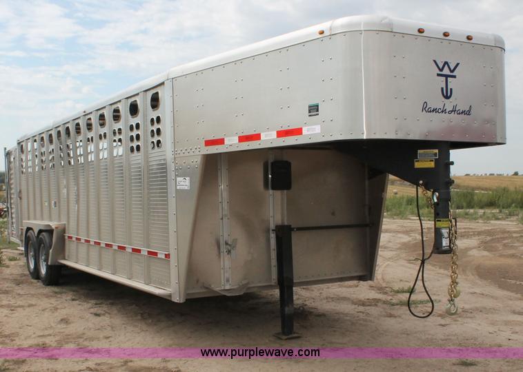 image for item G8165 2013 Wilson PSGN-5724T livestock trailer