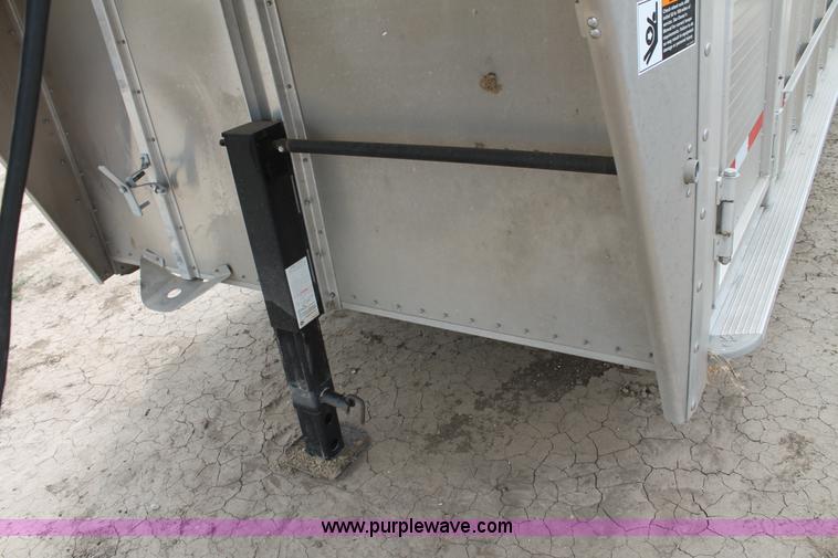 image for item G8165 2013 Wilson PSGN-5724T livestock trailer