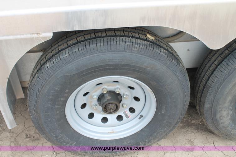 image for item G8165 2013 Wilson PSGN-5724T livestock trailer