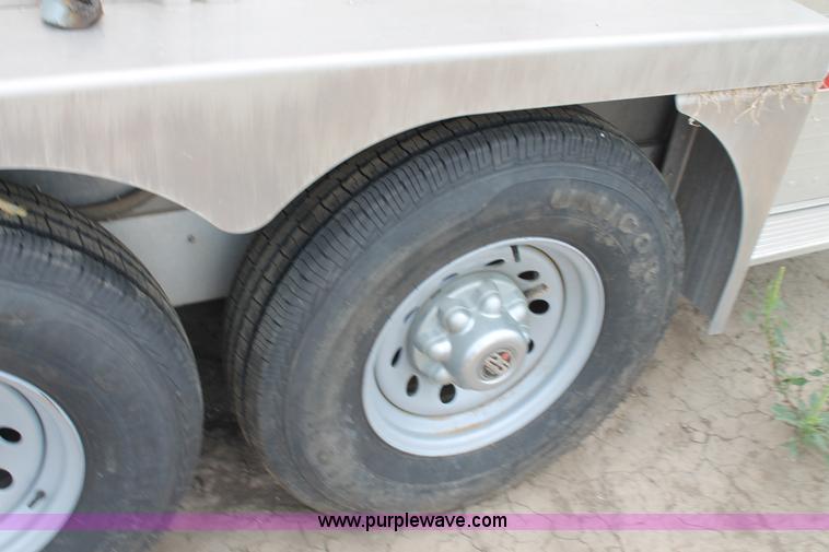 image for item G8165 2013 Wilson PSGN-5724T livestock trailer