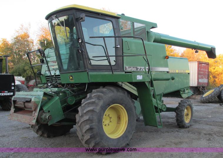 image for item G9085 1980 John Deere 7720 Turbo combine