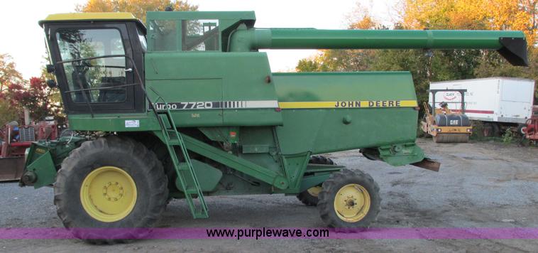 image for item G9085 1980 John Deere 7720 Turbo combine