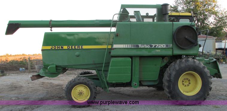 image for item G9085 1980 John Deere 7720 Turbo combine
