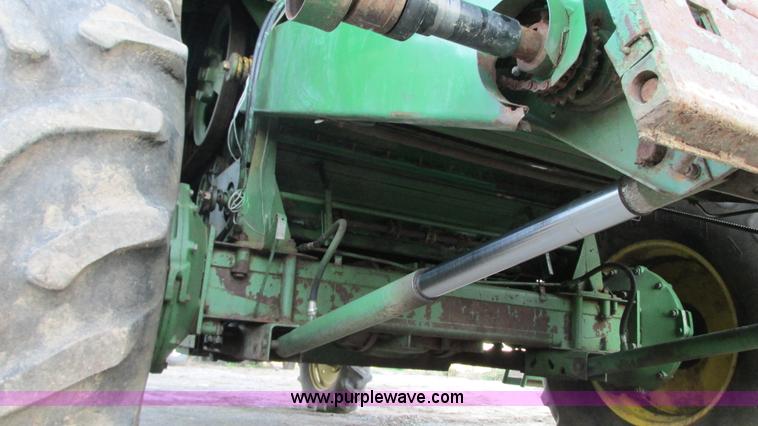 image for item G9085 1980 John Deere 7720 Turbo combine