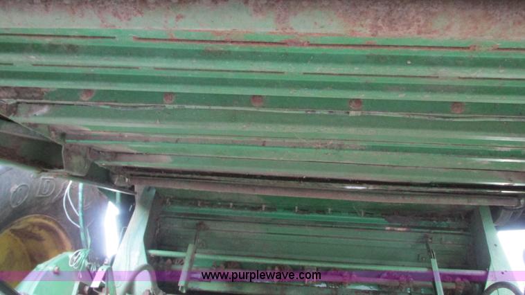 image for item G9085 1980 John Deere 7720 Turbo combine