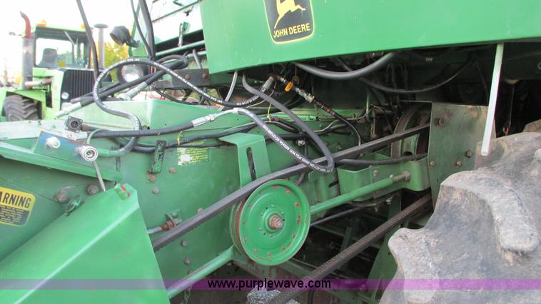 image for item G9085 1980 John Deere 7720 Turbo combine