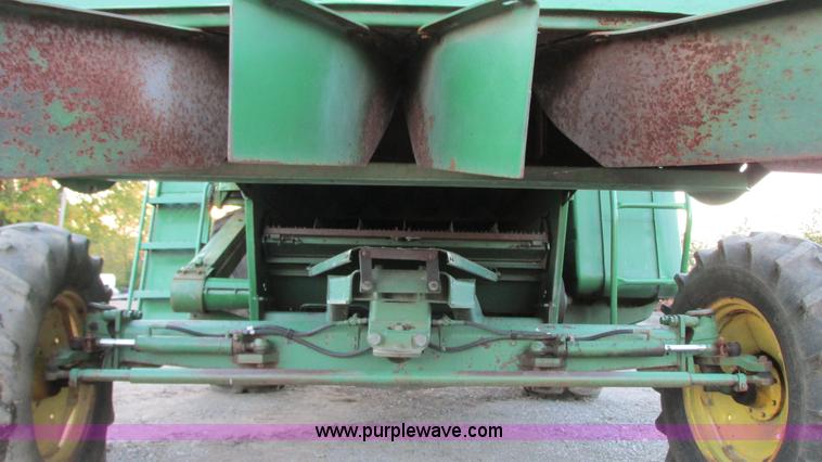 image for item G9085 1980 John Deere 7720 Turbo combine