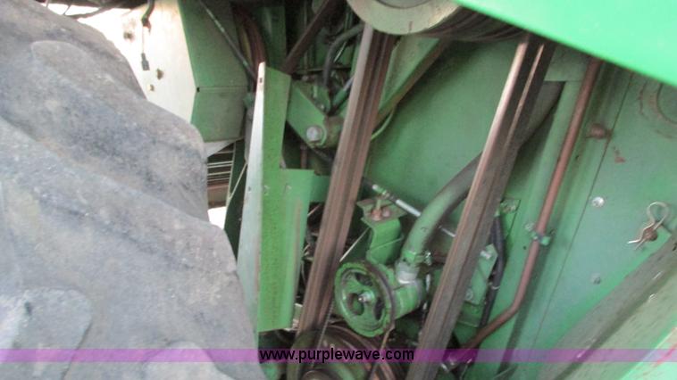 image for item G9085 1980 John Deere 7720 Turbo combine