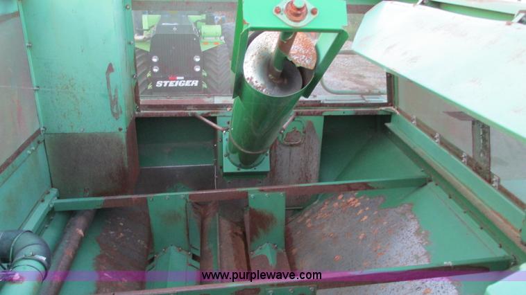 image for item G9085 1980 John Deere 7720 Turbo combine