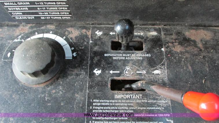 image for item G9085 1980 John Deere 7720 Turbo combine