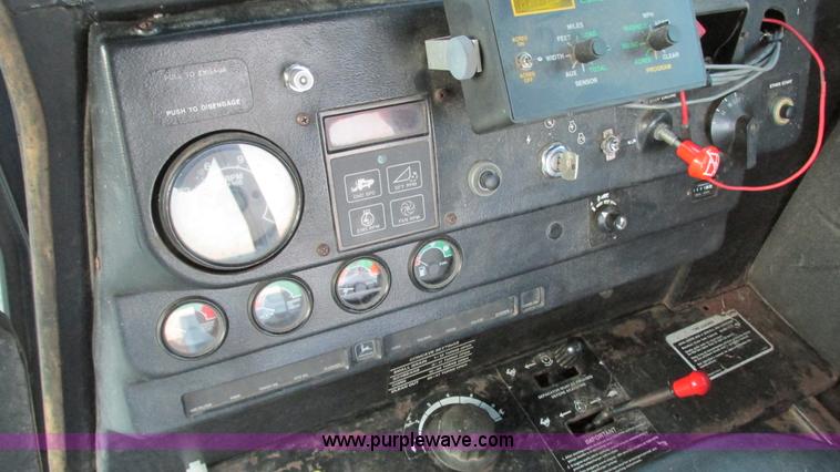 image for item G9085 1980 John Deere 7720 Turbo combine