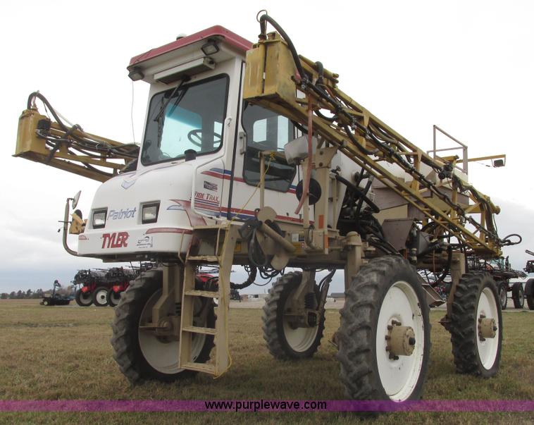 image for item G9902 1998 Tyler Patriot WT self-propelled sprayer