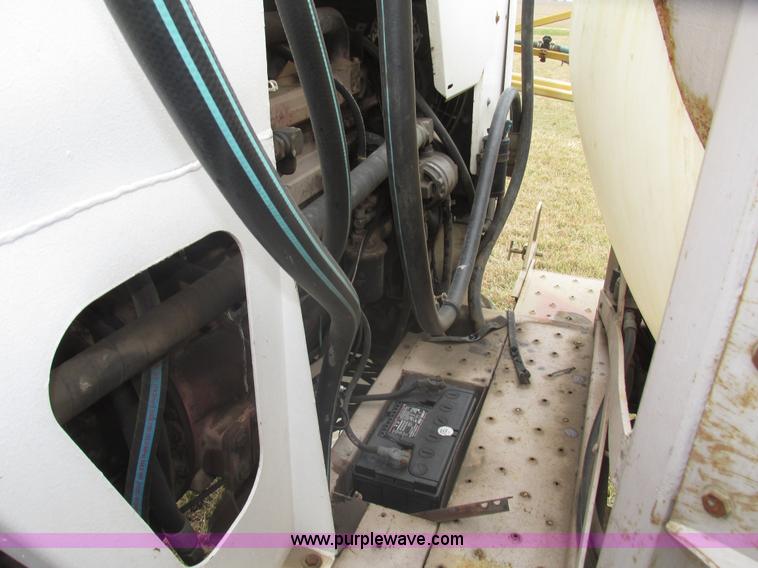 image for item G9902 1998 Tyler Patriot WT self-propelled sprayer