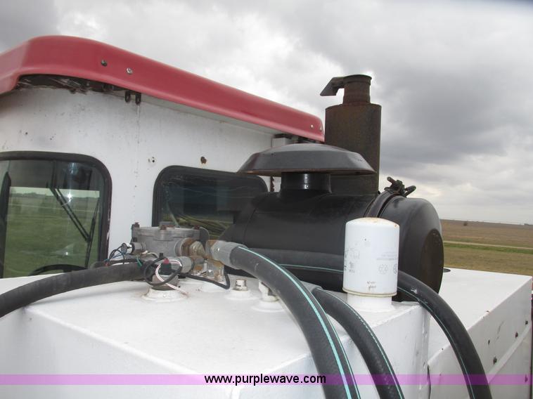 image for item G9902 1998 Tyler Patriot WT self-propelled sprayer