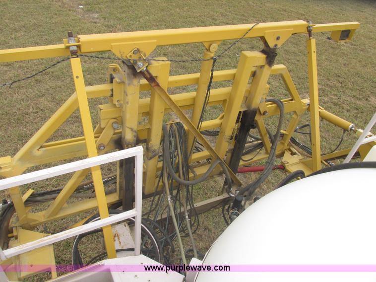 image for item G9902 1998 Tyler Patriot WT self-propelled sprayer