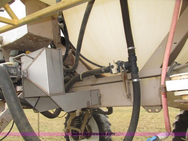 image for item G9902 1998 Tyler Patriot WT self-propelled sprayer