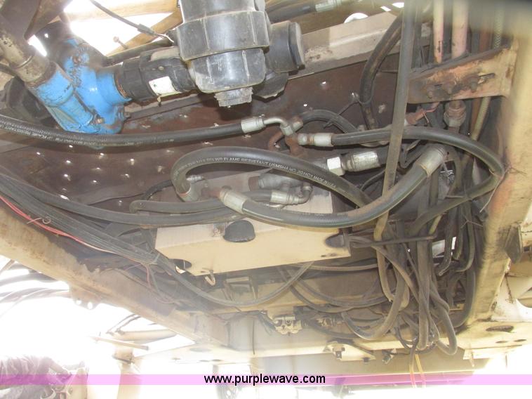 image for item G9902 1998 Tyler Patriot WT self-propelled sprayer