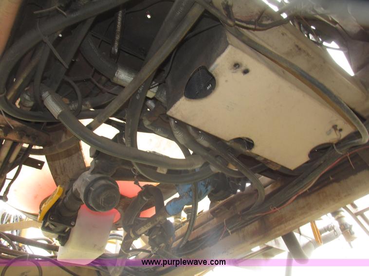 image for item G9902 1998 Tyler Patriot WT self-propelled sprayer