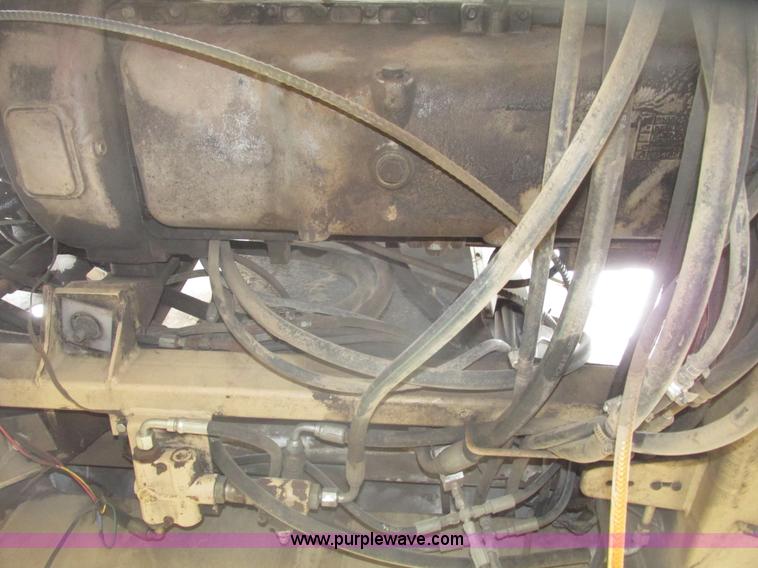 image for item G9902 1998 Tyler Patriot WT self-propelled sprayer