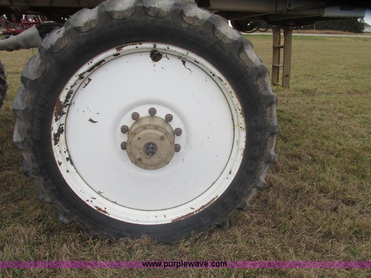 image for item G9902 1998 Tyler Patriot WT self-propelled sprayer