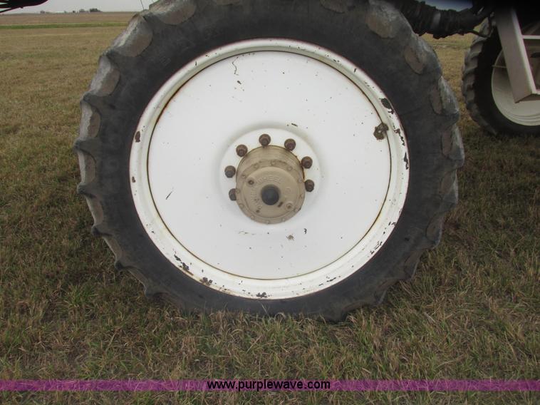 image for item G9902 1998 Tyler Patriot WT self-propelled sprayer