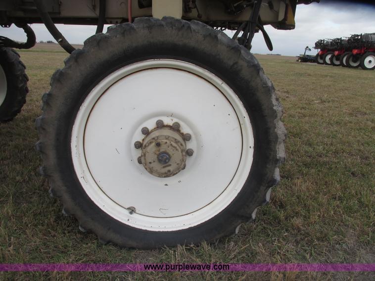 image for item G9902 1998 Tyler Patriot WT self-propelled sprayer