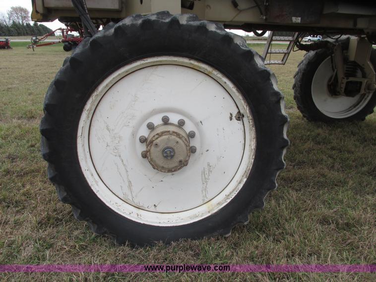 image for item G9902 1998 Tyler Patriot WT self-propelled sprayer