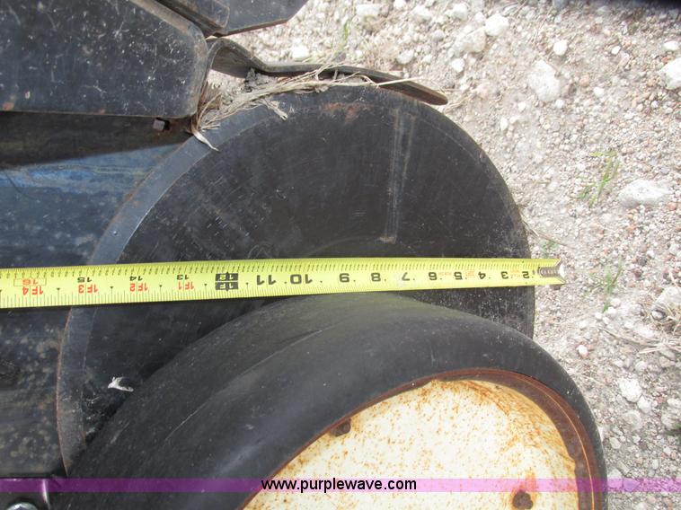 image for item G9903 1995 Kinze 2200 Flex Econo Fold planter