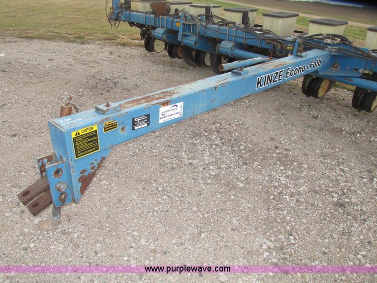 image for item G9903 1995 Kinze 2200 Flex Econo Fold planter