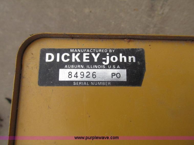 image for item G9903 1995 Kinze 2200 Flex Econo Fold planter