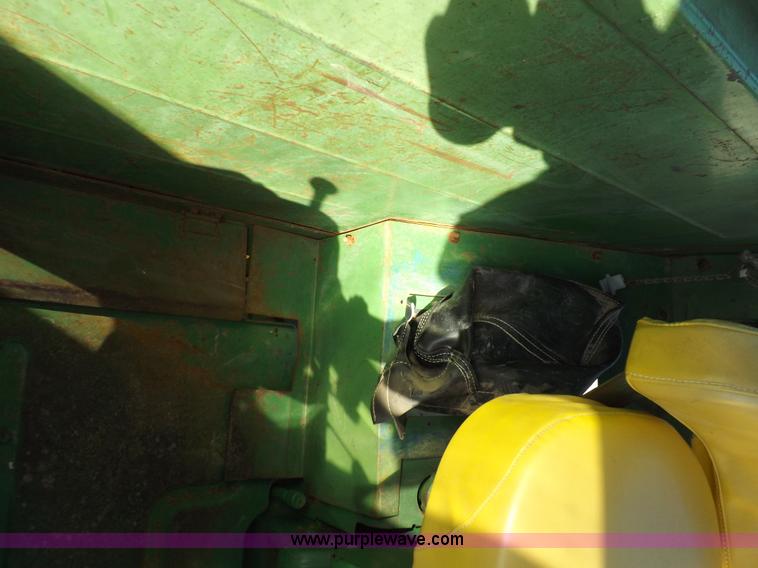 image for item H9047 1962 John Deere 4010 tractor