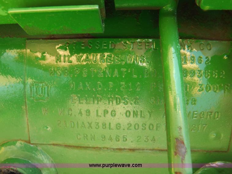 image for item H9047 1962 John Deere 4010 tractor