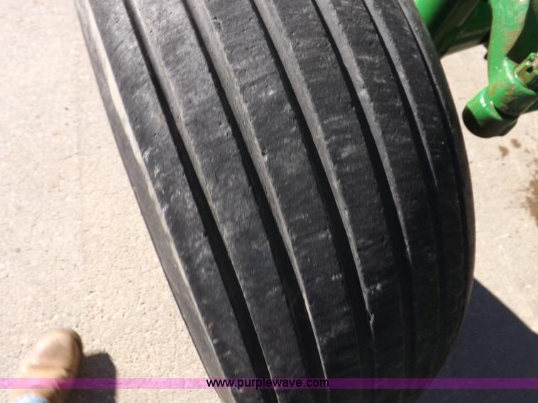 image for item H9047 1962 John Deere 4010 tractor