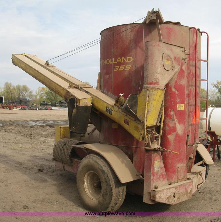 image for item H9416 New Holland 359 feed grinder/mixer