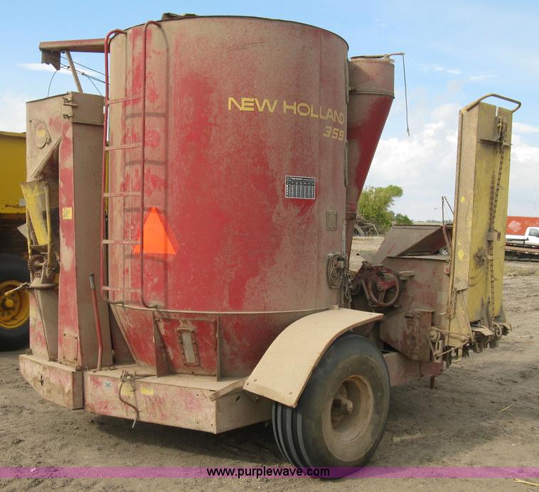 image for item H9416 New Holland 359 feed grinder/mixer