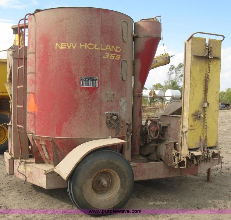image for item H9416 New Holland 359 feed grinder/mixer