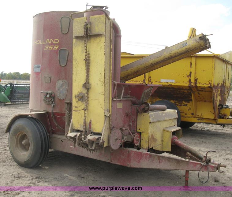 image for item H9416 New Holland 359 feed grinder/mixer