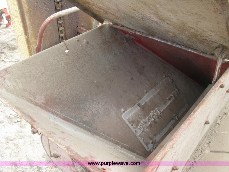 image for item H9416 New Holland 359 feed grinder/mixer